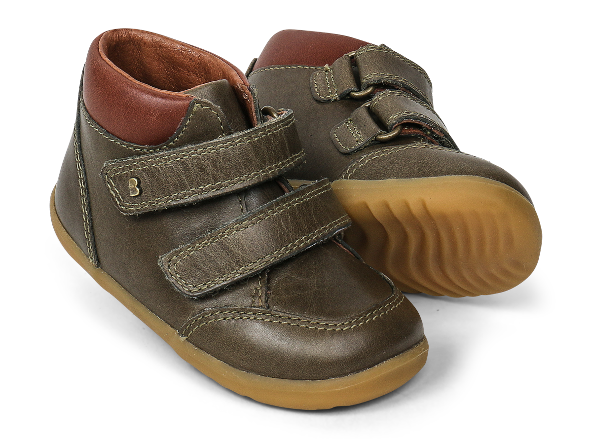 Calzado Respetuoso Step Up Timber Oliva para los Primeros Pasos de tu BOBUX ESPANA Y PORTUGAL