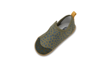 Zapatos barefoot I Walk Indie Oliva Dálmata para niño de BOBUX ESPAÑA Y PORTUGAL, con diseño de dálmata y suela flexible.