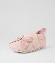 Suela blanda de patucos Glitter Wings Blossom de BOBUX ESPAÑA, con diseño delicado y cómodo para bebés.
