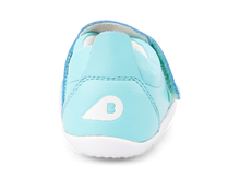 Calzado respetuoso Xplorer Go Aqua para bebés, con suela flexible y diseño cómodo para los primeros pasos. BOBUX ESPAÑA Y PORTUGAL.