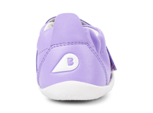 Zapatos Xplorer Go Lila para bebés de BOBUX, calzado respetuoso para los primeros pasos con suela suave y diseño cómodo.