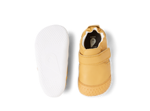 Calzado Xplorer Go Oak Buff para bebés, resistente y cómodo, ideal para los primeros pasos, de la marca BOBUX ESPAÑA Y PORTUGAL.