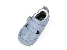 Calzado respetuoso Xplorer Beau Jeans para bebés, con diseño cómodo y resistente, adecuado para los primeros pasos.