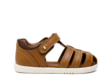 Sandalias Barefoot I Walk Roam en color caramelo y toffee para niño, con diseño cómodo y flexible de BOBUX ESPAÑA Y PORTUGAL.