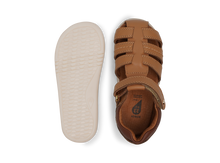 Sandalia barefoot I Walk Roam para niño en color caramelo y toffee, con diseño cómodo y flexible de BOBUX ESPAÑA Y PORTUGAL