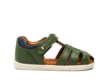 Sandalia barefoot I Walk Roam Bosque y Azul Marino para niño de BOBUX, con suela flexible y cierre ajustable.