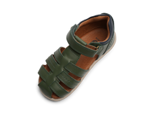 Sandalia barefoot I Walk Roam Bosque y Azul Marino para niño de BOBUX ESPAÑA y PORTUGAL, con suela flexible y diseño cómodo.