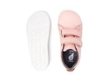 Zapatos barefoot I-Walk Grass Court Seashell para niña de BOBUX ESPAÑA Y PORTUGAL, con suela flexible y diseño cómodo.