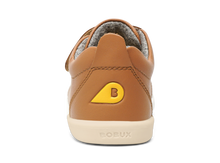 Calzado barefoot I-Walk Grass Court para niño en color caramelo, marca Bobux España y Portugal, con suela flexible y cómoda