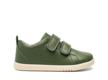 Calzado barefoot I Walk Grass Court Bosque para niño de BOBUX ESPAÑA Y PORTUGAL, en color verde con suela flexible y diseño cómodo.