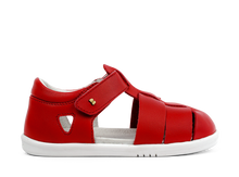 Sandalia barefoot I-Walk Tidal roja para niña de BOBUX ESPAÑA, con diseño cómodo y suela flexible.