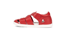 Sandalia barefoot I Walk Tidal Roja para niña de BOBUX ESPAÑA y PORTUGAL, con suela flexible y diseño cómodo.