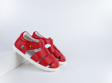 Sandalia barefoot I-Walk Tidal roja para niña de la marca BOBUX ESPAÑA Y PORTUGAL, con diseño cómodo y flexible para niños.