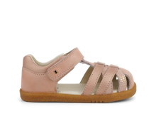 Calzado barefoot I Walk Cross Jump para niña en color perla y oro rosa, de BOBUX España y Portugal, con diseño cómodo y elegante.