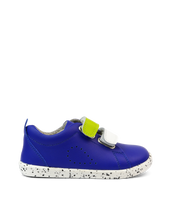 Zapatos barefoot I-Walk Grass Court Switch para niño en color arándano, con detalles en lima y blanco, de BOBUX ESPAÑA Y PORTUGAL.