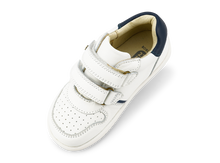 Zapatos barefoot I Walk Riley en blanco y azul marino para unisex de BOBUX ESPAÑA Y PORTUGAL, con diseño cómodo y flexible.