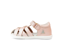 Sandalia barefoot I-Walk Tropicana II Seashell Shimmer para niña de BOBUX ESPAÑA Y PORTUGAL, con detalles en concha y brillo.