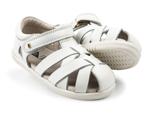 Sandalia barefoot I Walk Tropicana II blanca para niña de BOBUX, con suela flexible y diseño cómodo para uso infantil.
