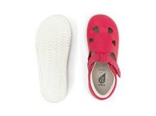 Sandalia barefoot I Walk Zap II para niña en color guayaba, con suela flexible y diseño cómodo de BOBUX ESPAÑA Y PORTUGAL