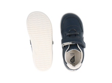 Zapatos barefoot I Walk Cometa en azul marino y blanco para unisex de BOBUX España y Portugal, vista desde el lateral.