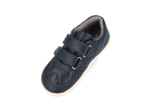 Calzado barefoot I Walk Stitch azul marino para niño de BOBUX ESPAÑA Y PORTUGAL, con costuras y diseño cómodo para niños.