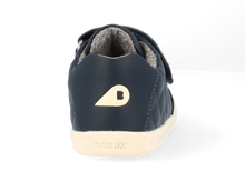 Calzado barefoot I Walk Stitch azul marino para niño de BOBUX ESPAÑA Y PORTUGAL, con diseño cómodo y resistente