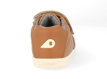 Calzado barefoot I Walk Stitch Caramelo para niño, marca BOBUX ESPAÑA Y PORTUGAL, con costuras y suela flexible.