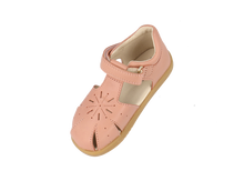 Sandalia barefoot I Walk Compass Rosa para niña de BOBUX ESPAÑA Y PORTUGAL, con diseño cómodo y color rosa brillante.