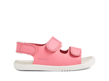 Sandalia barefoot I Walk Topia Pink Lemonade para niño de BOBUX, con diseño cómodo y color rosa brillante.