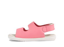 Sandalia barefoot I Walk Topia para niño en color rosa limón, con cierre ajustable y suela flexible de BOBUX ESPAÑA Y PORTUGAL.
