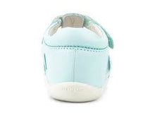 Calzado respetuoso Step Up BOBUX para bebés, modelo Mirror Mist y Dusk Pearl Rainbow, ideal para los primeros pasos.