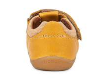 Calzado Step Up Roam Chartreuse para bebés, resistente y cómodo, ideal para los primeros pasos, de la marca BOBUX ESPAÑA Y PORTUGAL.