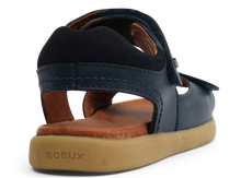 Sandalia Barefoot Kid+ Driftwood azul marino de BOBUX para niño, con correas ajustables y suela flexible.
