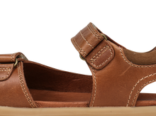 Sandalia Barefoot Kid+ Driftwood Caramelo para niño de BOBUX ESPAÑA Y PORTUGAL, con diseño cómodo y resistente en color caramelo.