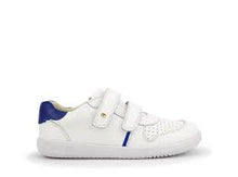 Calzado Barefoot Kid+ Riley para niños, en color blanco y arándano, de la marca BOBUX España y Portugal, con diseño unisex.