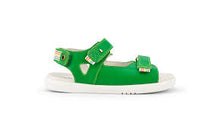 Sandalia barefoot para niños BOBUX ESPAÑA Y PORTUGAL Kid+ Rise Esmeralda, con diseño cómodo y color verde esmeralda.