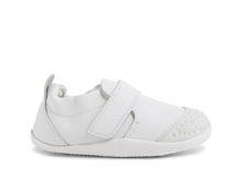 Zapatos deportivos Xplorer Go White para bebés, calzado respetuoso y adecuado para los primeros pasos, de la marca BOBUX ESPAÑA Y PORTUGAL