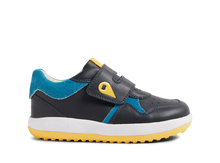Zapatos barefoot I Walk Baseline para niño en azul marino y azul celeste de BOBUX ESPAÑA Y PORTUGAL, con suela flexible y diseño cómodo.