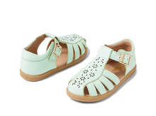 Sandalia I Walk Chelsea Birds Egg para niño de BOBUX España y Portugal, con diseño de aves y estilo barefoot.