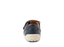 Sandalia barefoot I-Walk Troop Navy para niño de BOBUX ESPAÑA Y PORTUGAL, con diseño cómodo y color azul marino.