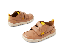 Zapatos barefoot I Walk Dawn Sandstorm para niño de BOBUX ESPAÑA Y PORTUGAL, con diseño cómodo y flexible.