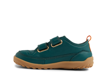 Calzado barefoot I-Walk Dawn Rainforest para niño de BOBUX, resistente y cómodo, con diseño colorido y suela flexible.
