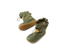 Calzado deportivo barefoot I-Walk Paden en color bronce y verde para niño, marca Bobux España y Portugal, vista lateral del zapato