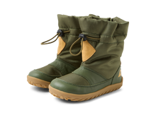 Calzado deportivo barefoot I-Walk Paden en color bronce y verde para niño, de BOBUX ESPAÑA Y PORTUGAL, con diseño cómodo y flexible.