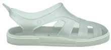 Sandalias Boatilus BIOTY transparent y blancas, con diseño abierto y suela cómoda, ideales para verano y looks casuales.