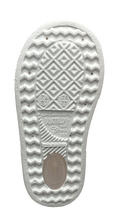 Sandalias Boatilus BIOTY en transparente y blanco, con diseño abierto y suela plana, ideales para verano y uso casual