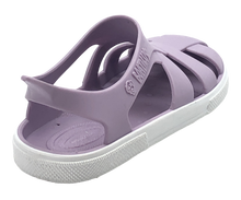 Sandalias Boatilus BIOTY en color lila y blanco, con diseño cómodo y elegante, ideales para verano.