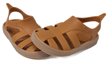 Sandalias Boatilus BIOTY en color calabaza y beige, con diseño cómodo y elegante para mujer.