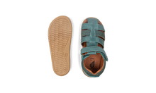 Sandalia barefoot I-Walk Roam para niño en color slate de BOBUX, con suela flexible y diseño cómodo para niños.