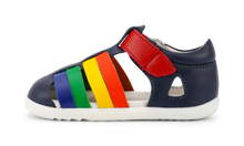 Sandalia barefoot I Walk Tidal para niño en azul marino y multicolor, con diseño cómodo y flexible de BOBUX ESPAÑA Y PORTUGAL